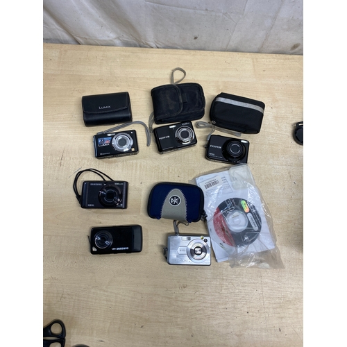 213A - Quantity of digital cameras inc Fujfilm Finepix L55, A180, Panasonic DMC-FS8, Casio EX-Z850 & 2x Sam... 