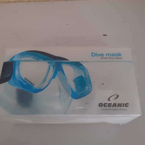 14 - Oceanic divers mask with tempered glass lens. Good condition, in protective case.