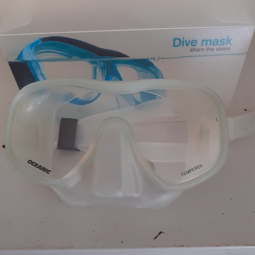 14 - Oceanic divers mask with tempered glass lens. Good condition, in protective case.