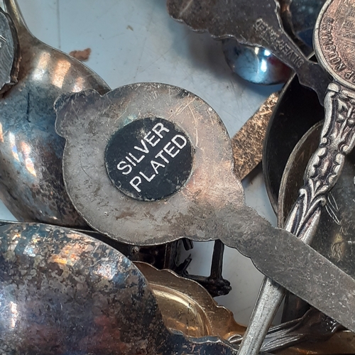 38 - Very large quantity of EPNS and silver plate collectors spoons. Very collectable, mostly vintage lot... 