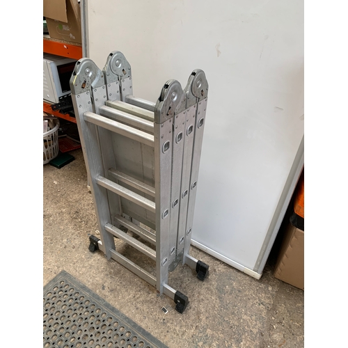 284 - Adjustable metal work platform