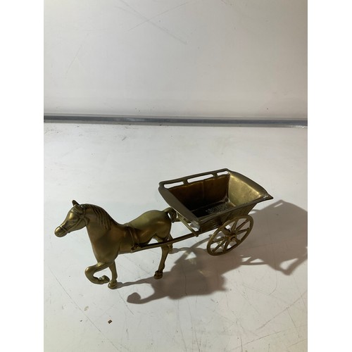 64 - Brass horse & carriage - 900g