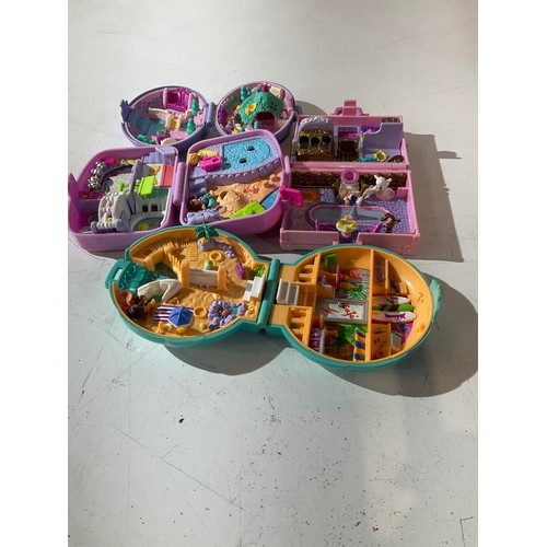 84 - Quantity of Polly Pocket handhelds