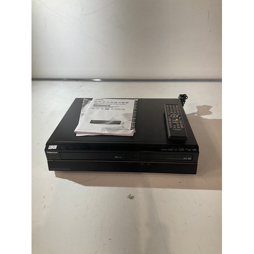 137 - Toshiba DVD/video cassette recorder DVR20KB  with users manual and remote