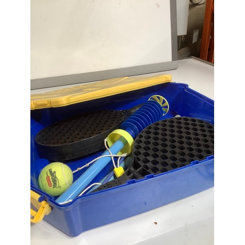 315 - Swing ball set in case