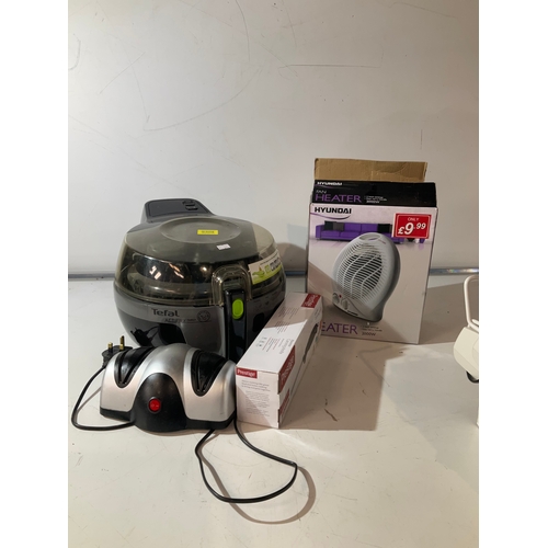 231 - Mixed lot to include Hyundai fan heater, electric carving knife, Tefal actifry and knife sharpener