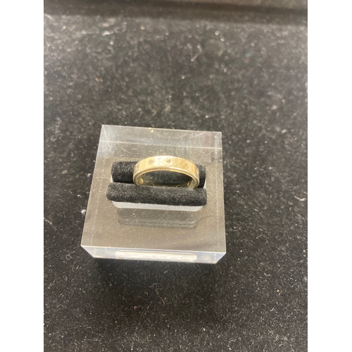 70A - 9ct gold ring - 2.55g - size M