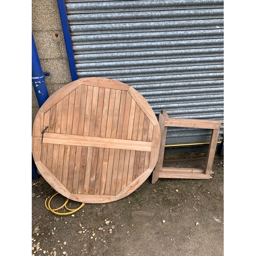 57 - Garden circular table with legs