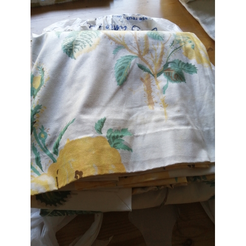 40A - 2 pairs of curtains 1pair is 72 inches (180cm) width and 43 inches (109cm) length and the other pair... 