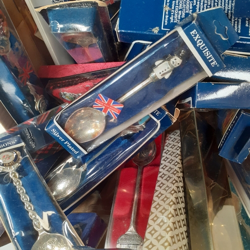 36 - Quantity collectors spoons. Mostly silver plate. Mostly boxed.