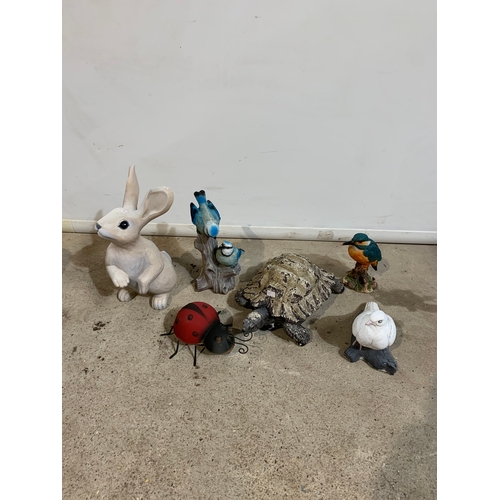 272 - Quantity of animal garden ornaments