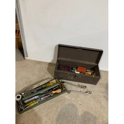 285 - Heavy duty metal tool box inc tools with brands inc King Dick