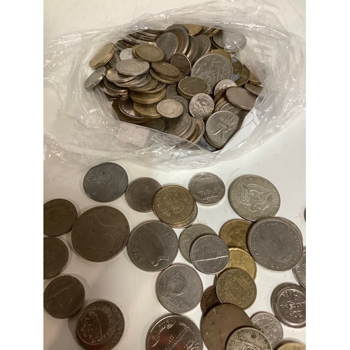 85 - Large quantity of foreign coinage inc Franc, Pesetas & much more