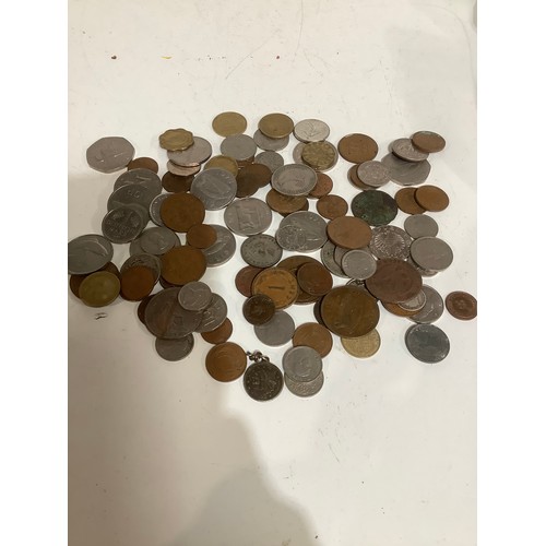 89 - Mixed coinage to inc old 50p, Irish coins, American coins & more