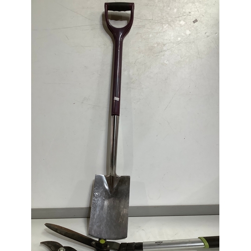 339 - Spade, looks new condition. Two Wilco loppers plus hedge trimmer