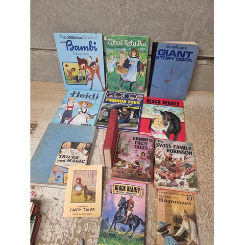 257A - Lot of old children's books