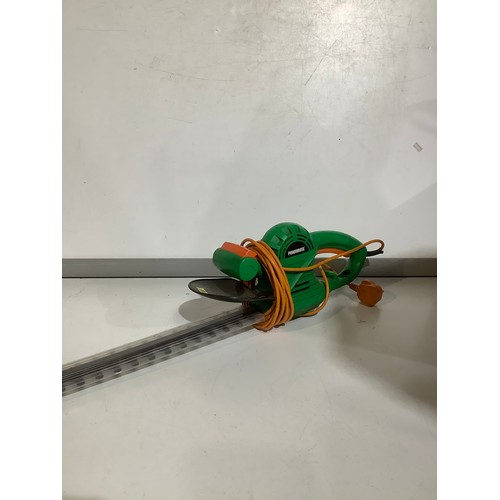 537 - Electric hedge cutter