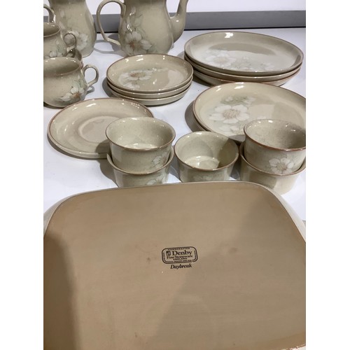 534 - Large quantity of fine stoneware Denby