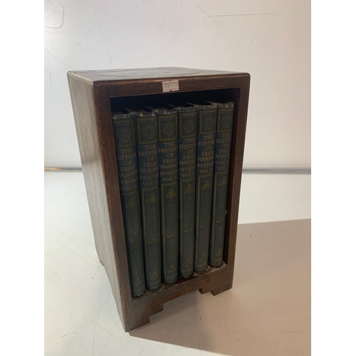 78 - The history of the free masonry - RF Gould - volume 1-6 in wooden vase