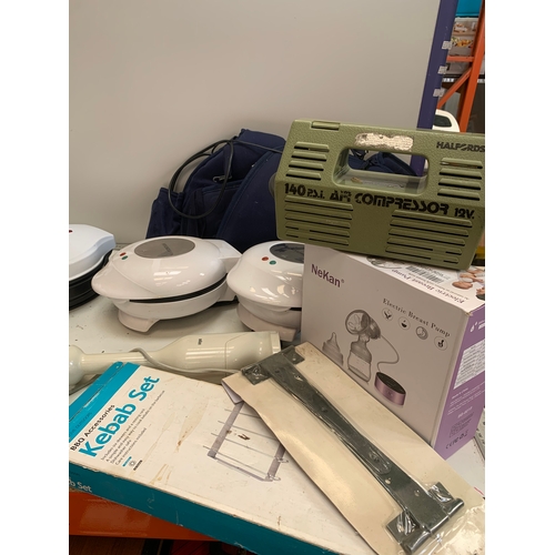 424 - Mixed lot to include electric breast pump, bbq accessories & kitchen items - what a great mixture!