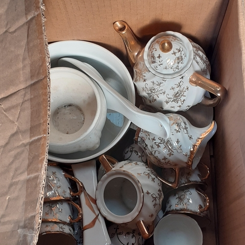 60 - Huge joblot of items. Includes hundreds of small ornaments, kitchenware, linen ware, bedding cutlery... 