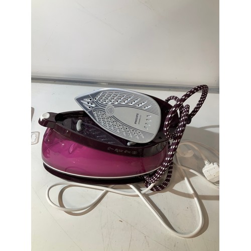 480 - Philips steam iron in very good condition