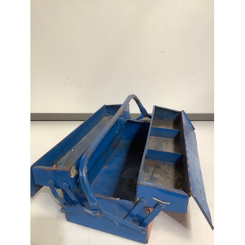 382 - Blue cantilever toolbox