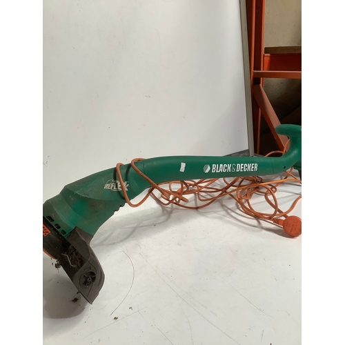 386 - Black and decker strimmer working