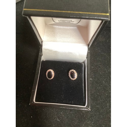 100 - Silver 925 ear rings with black stone