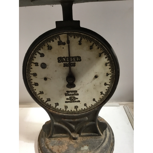 5 - Salter weighing scales