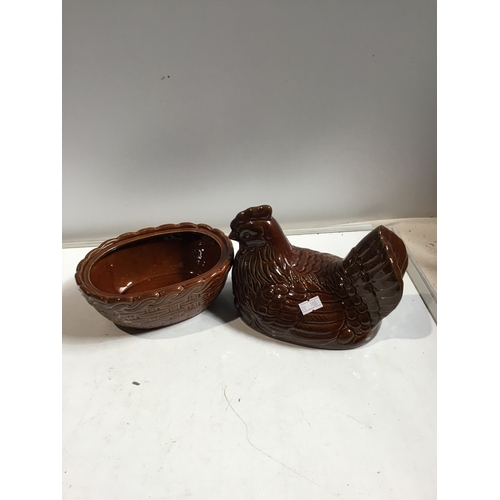 17 - Vintage hen egg holder