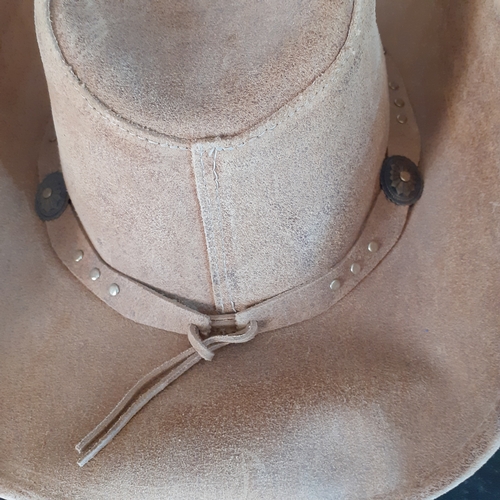 8 - MinneTonka genuine leather beige cowboy hat. Size XL in very good condition
