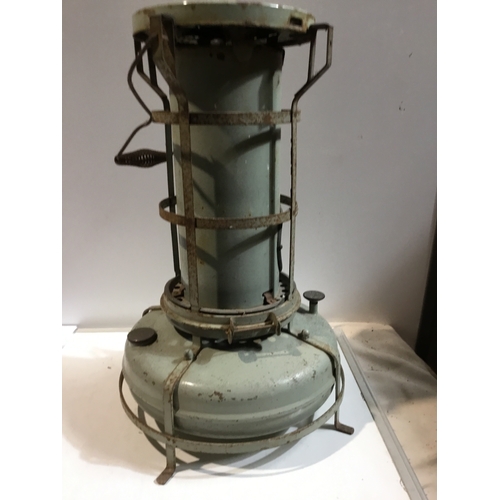 30 - Green metal paraffin heater