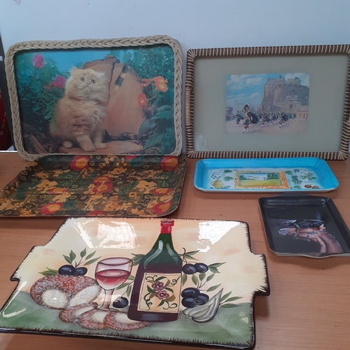 21 - Collection of older more vintage trays. Different materials including one ceramic.