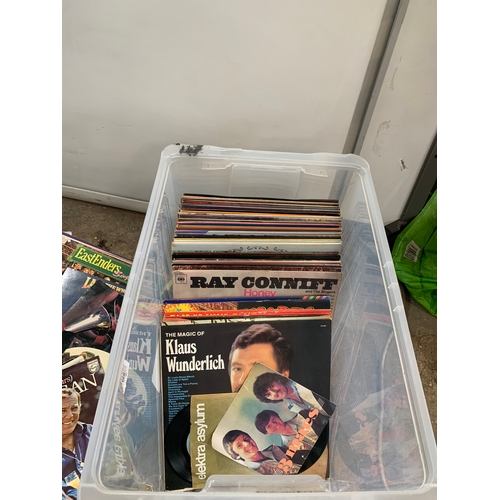 433 - Quantity of vinyl albums - mainly classical & blues