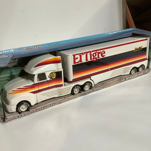 265 - Nylink international El- Tigre 18 wheeler truck in box