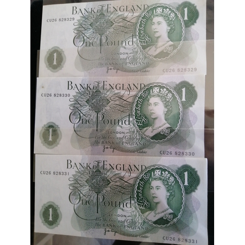 28A - 3 x Elizabeth II pound notes with consequetive numbers All in mint condition