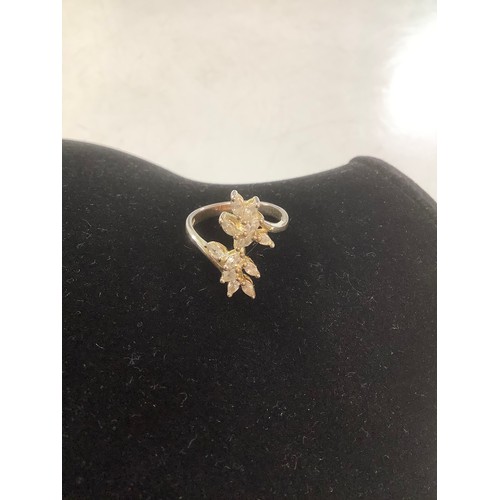 75 - 925 silver ring in gold colour with floral design - 4.3G - size S