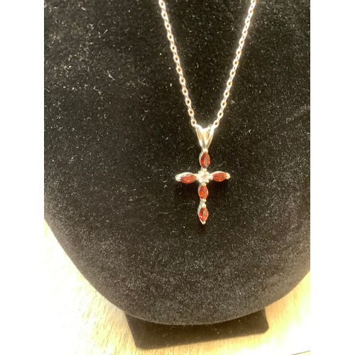 83 - 925 silver necklace with cross pendant inc 4 red stones - 3.66g