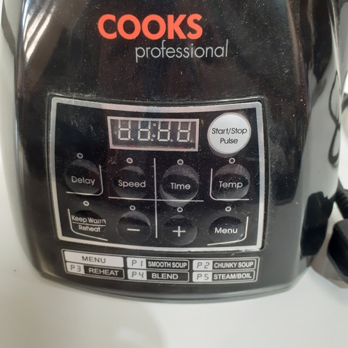 35 - Cooks Professional soup maker. Model D7528/KA0168. Working