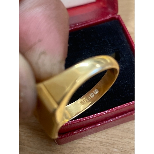 54A - 18ct gold signet ring - set with single diamond - size W - 6.7g