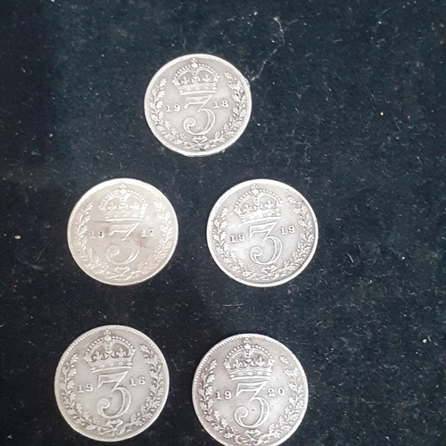 40 - 5 x silver threepenny bits. Consecutive date range from 1916 to 1920. Fine to very fine condition