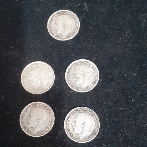 40 - 5 x silver threepenny bits. Consecutive date range from 1916 to 1920. Fine to very fine condition