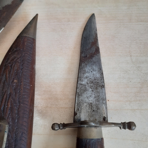 74A - A collection of 3 x decorative hunting type blades. Great detail but do have some rust