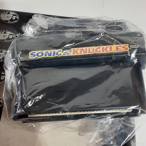 34 - Megadrive game.  Sonic and knuckles.  Game is like new condition. Box has wear