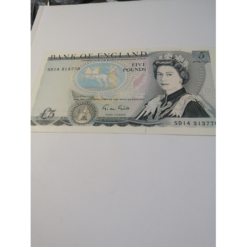 30A - COINS : 5 pounds note in mint condition