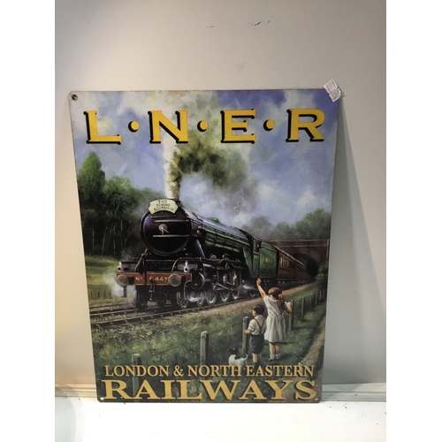 290 - LNER locomotive metal sign - 30x40cm