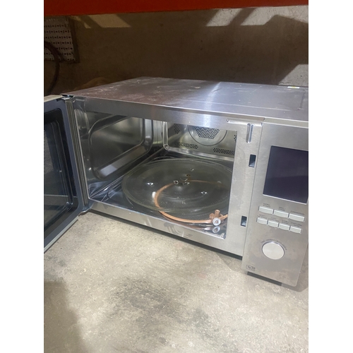 100 - Sharp 1000W combi microwave in clean condition