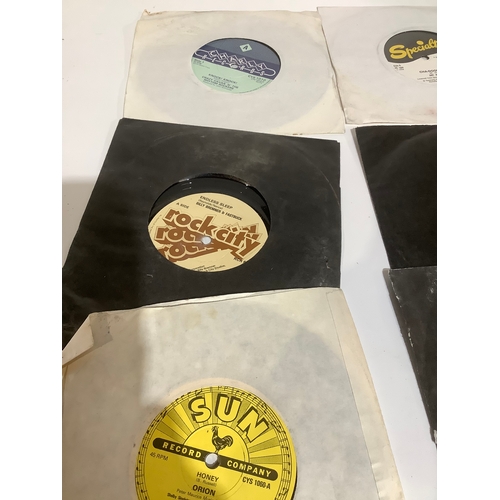 250 - Selection of singles to include cha-Dooky-Doo knock knock and more