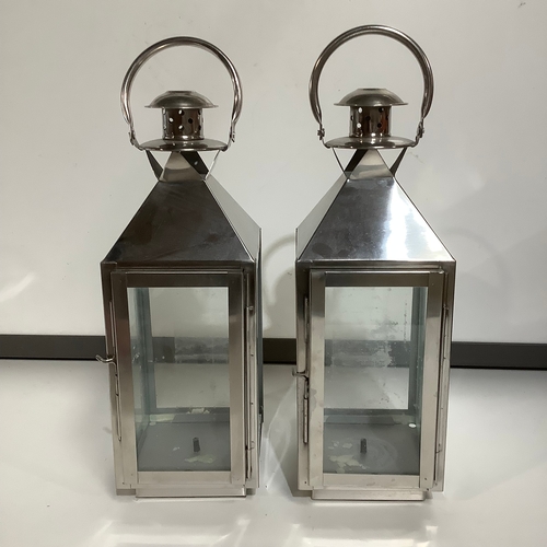 357 - Pair of lanterns for candles